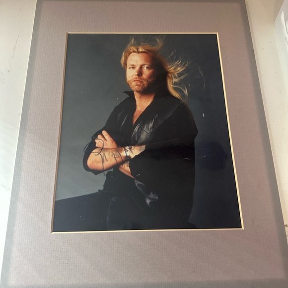 THE ALLMAN BROTHERS (GREGG ALLMAN) - AUTOGRAPHED SIGNED PHOTOGRAPH